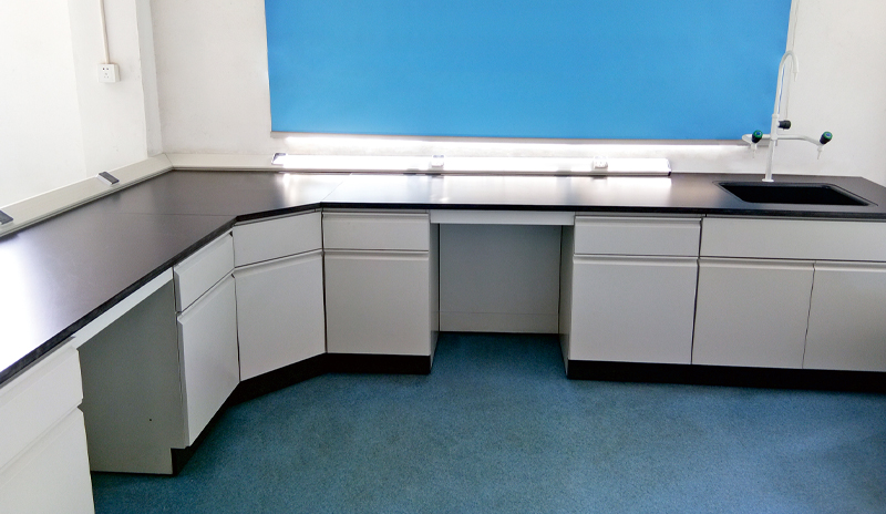 2全钢实验台(外盖门、一字拉手).jpg 2全钢实验台(外盖门、一字拉手).jpg